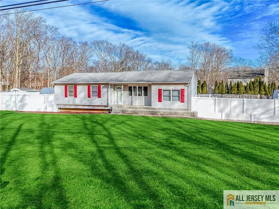 1st image of 563 Indiero Rd