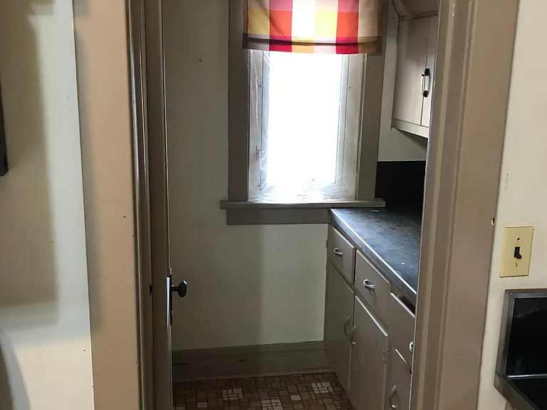Walk in pantry