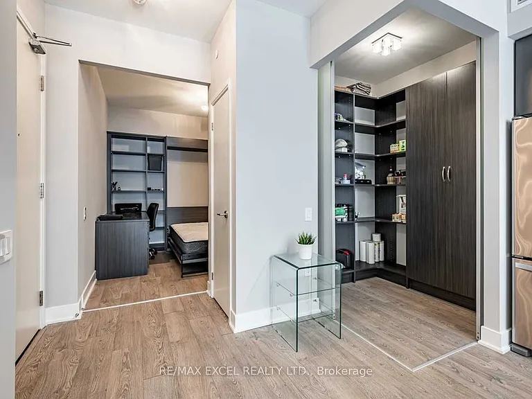 30 Roehampton Ave #619 — Photo 15