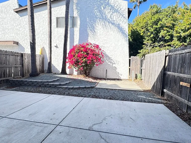 9847 Genesee Ave — Photo 8