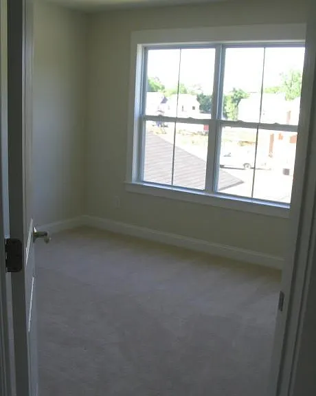 527 Dubois Ct — Photo 12