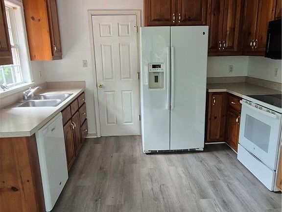 5th image of 6527 Lakeshore Dr