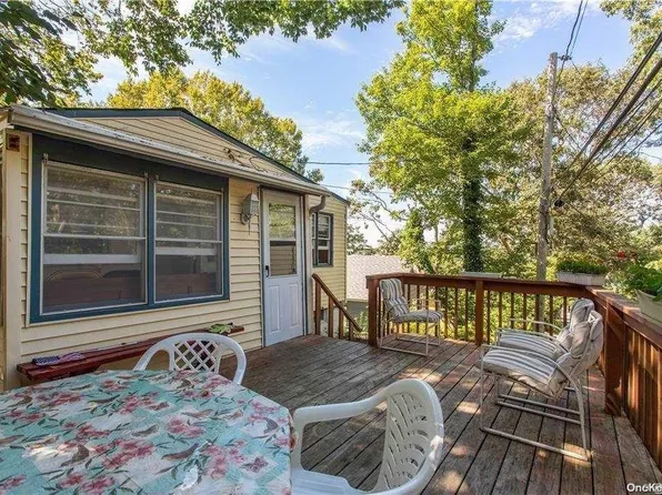 35 Hillcrest Drive, Baiting Hollow, NY 11933