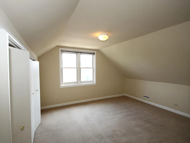 3338 N Kenmore Ave #3 — Photo 13