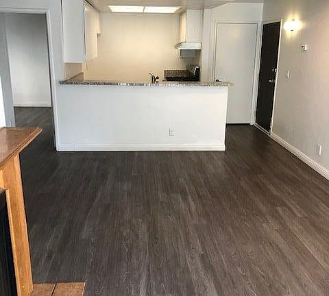 2nd image of 1640 N Poinsettia Pl #2X2