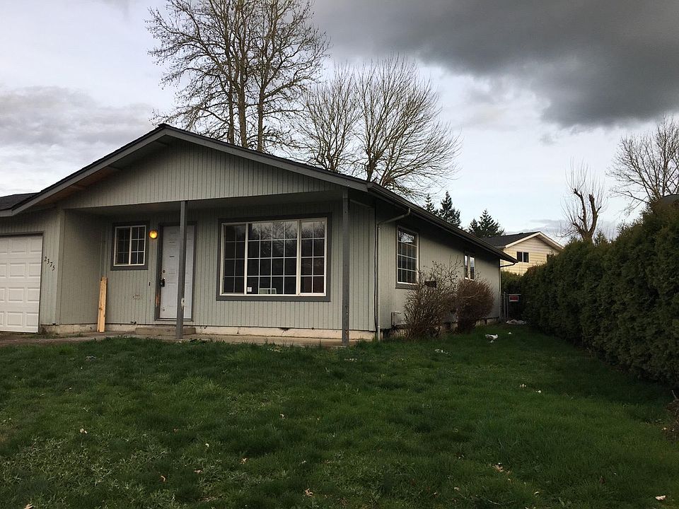 2nd image of 2375 Ermine St SE
