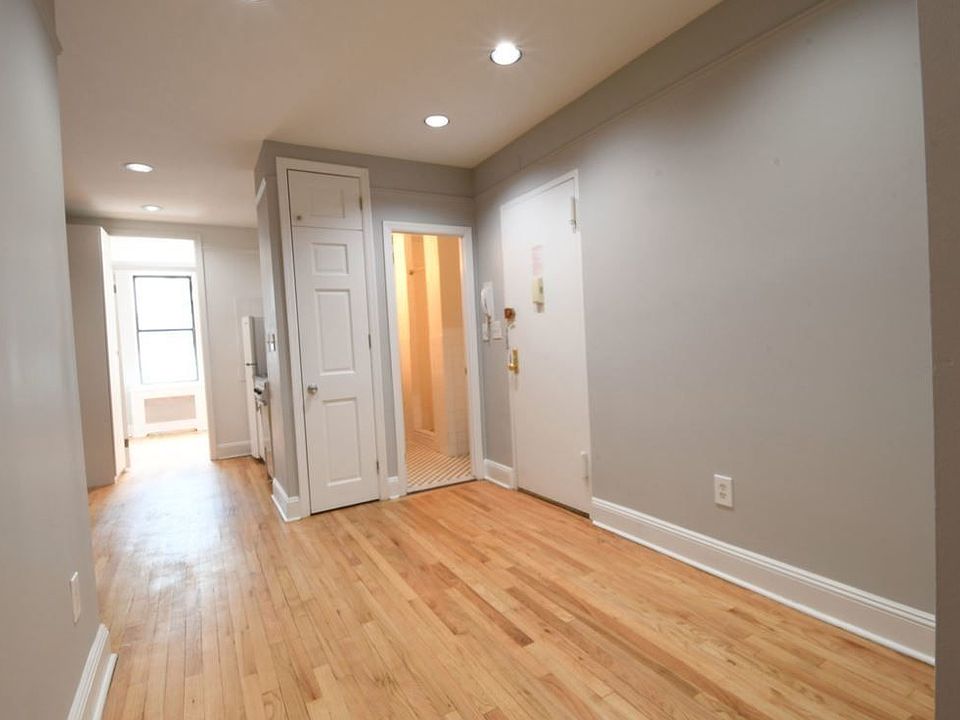 1st image of 324 E 61st St #Fw3