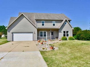 103 Clearview Dr, Pekin, IL 61554