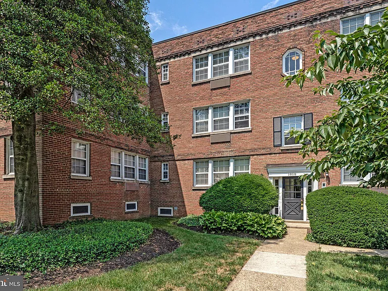 1808 W Abingdon Dr #301 — Photo 15