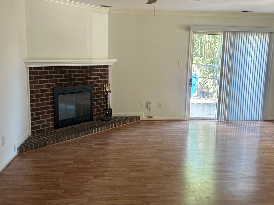 1st image of 937 Poquoson Cir