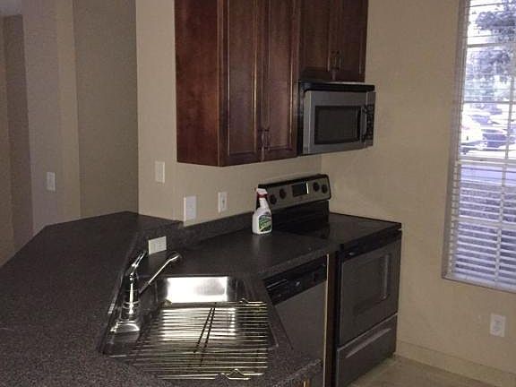 4th image of 13703 N Richmond Park Dr #2604