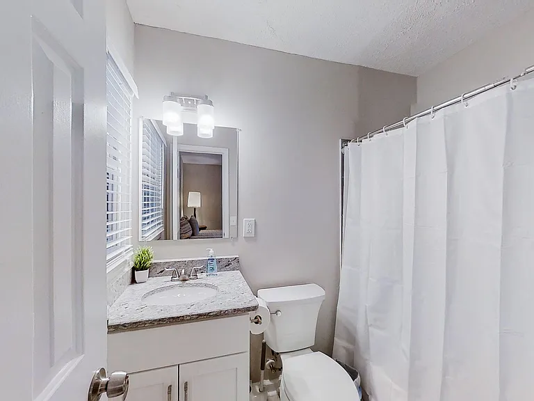Lynhurst Dr SW — Photo 4