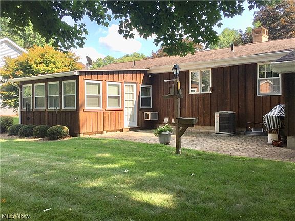 3rd image of 338 Kingwood Dr