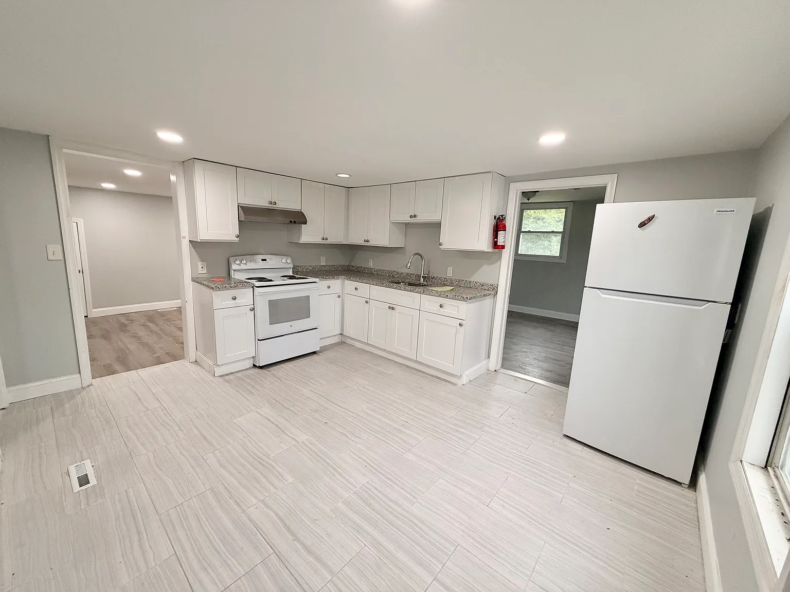 3 bed, $1,650 — Photo 2
