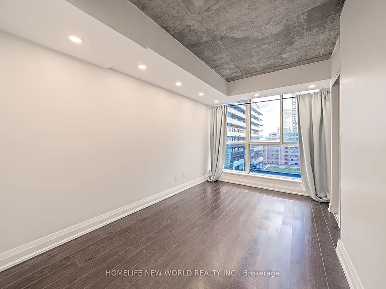 1029 King St W #1020 — Photo 9
