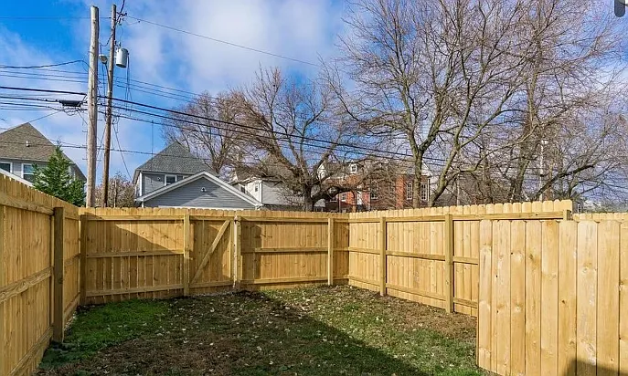 137 Avondale Ave — Photo 16