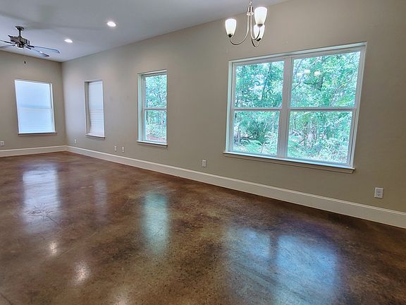 3rd image of 429 Brentwood Dr #B