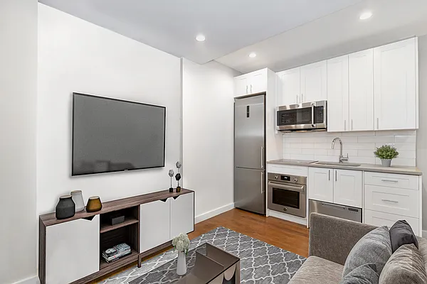 Rented by REAL New York | media 2