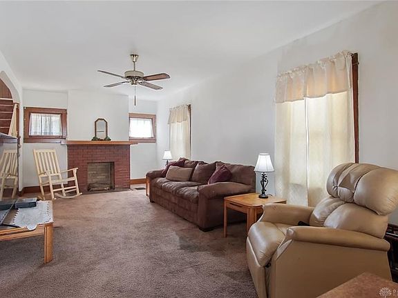 3rd image of 24 N Sperling Ave