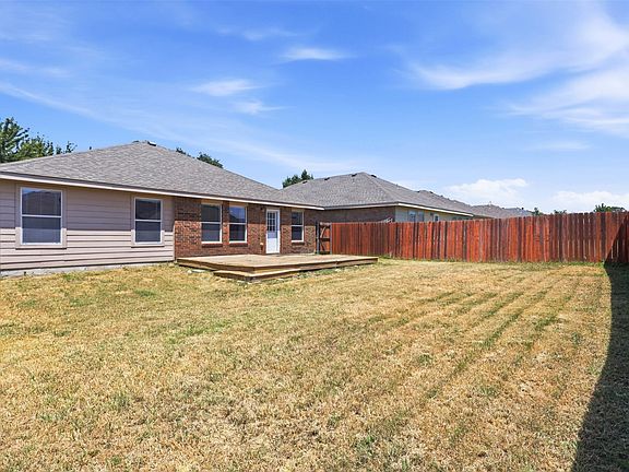4th image of 1217 Bellevue Dr