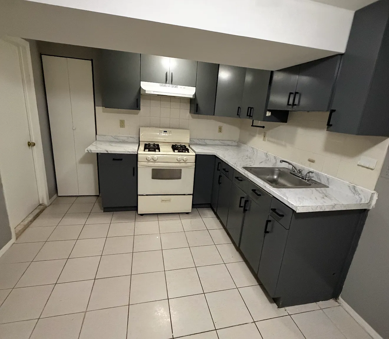 1 bed, 900 sqft, $1,850 — Photo 3