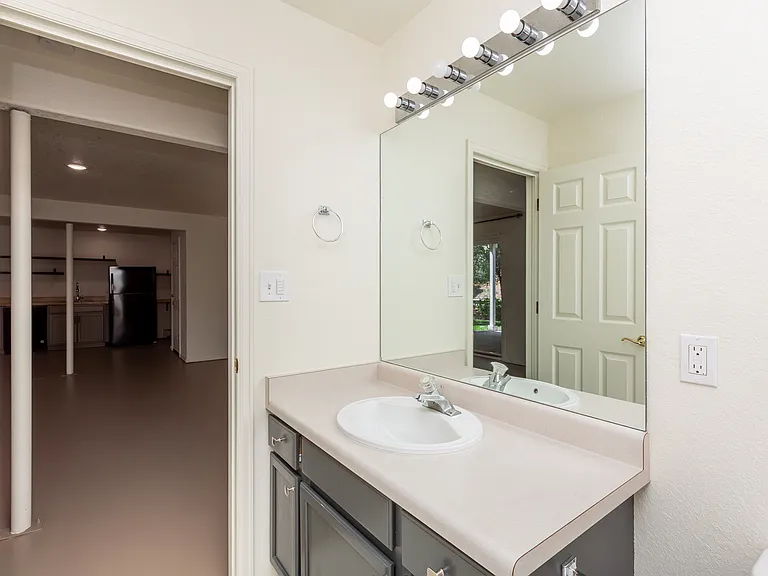 528 Park Ridge Ct — Photo 63