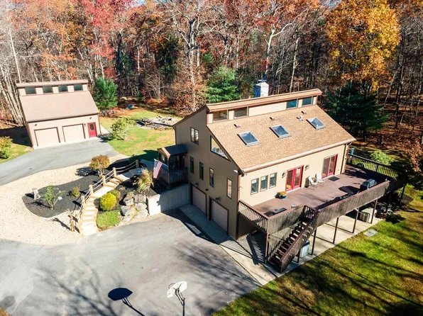 15 Carpenter St, Rehoboth, MA 02769