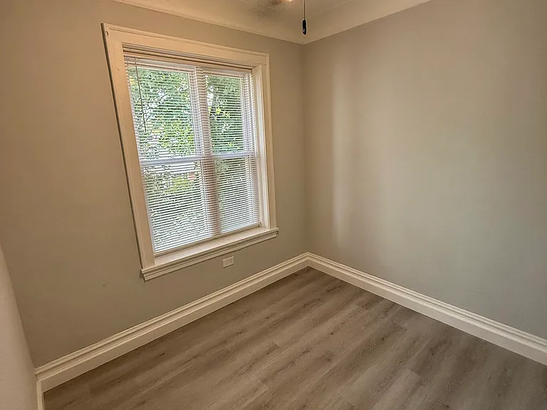 1824 W Hood Ave #2 — Photo 4