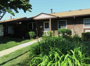 85 Greenmeadow Dr, Deer Park, NY 11729