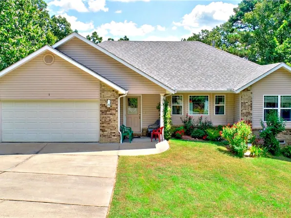 1 Bacton Ln, Bella Vista, AR 72714