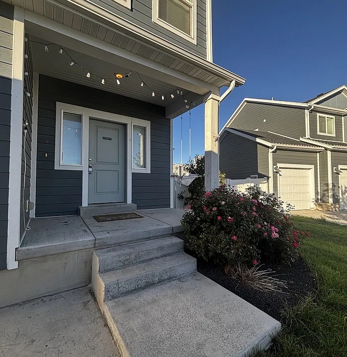 675 E Verdant Dr