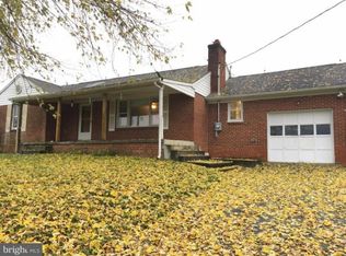 556 Scrabble Rd, Martinsburg, WV 25404