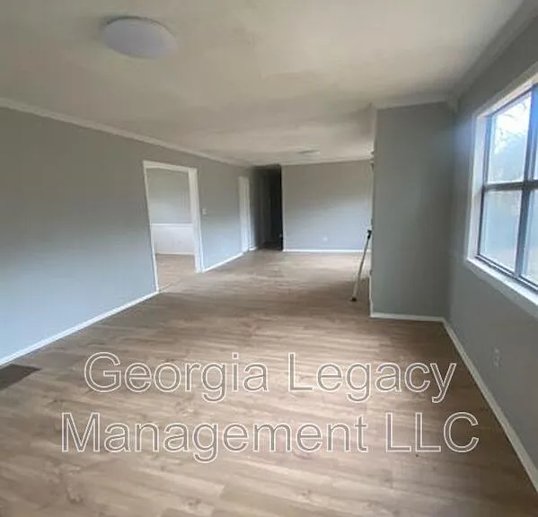 53 Banks Dr #1 — Photo 4