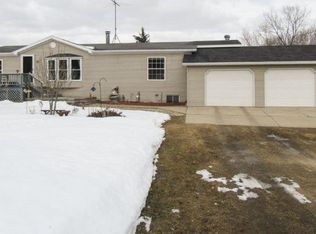 W5816 Lakeview Dr E, Montello, WI 53949