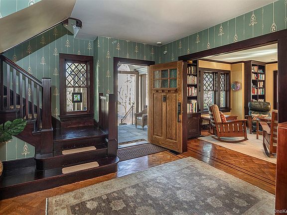 3rd image of 42 Edgewood Avenue