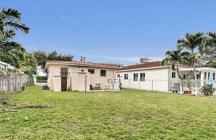 831 NW 21st Ct — Photo 15