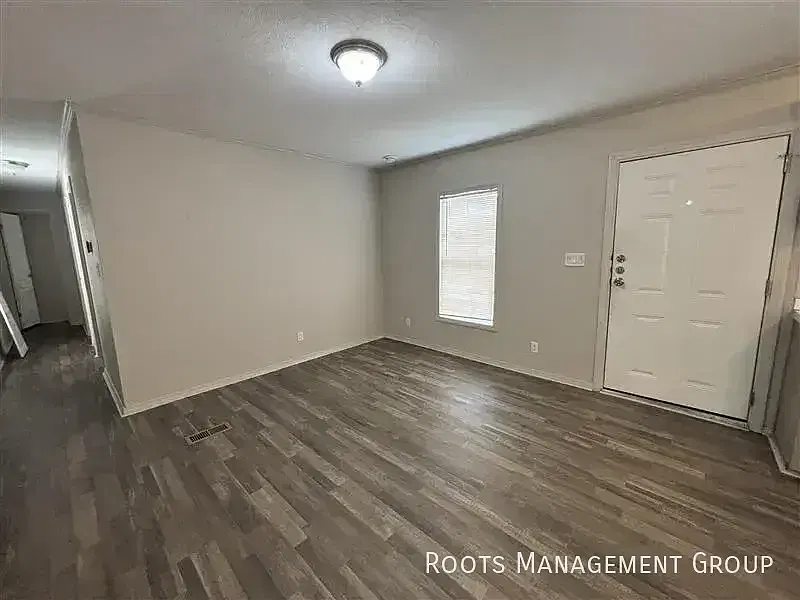 3 Bed 2 Bath Home Available for Lease at Countryside Estates KS - Apply Now! — Photo 2