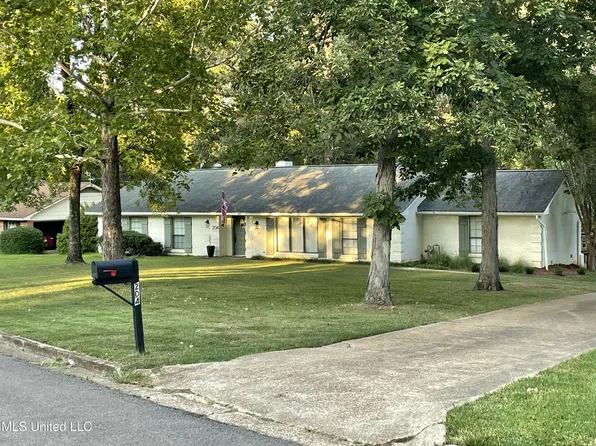 204 Edgewood Dr, Starkville, MS 39759
