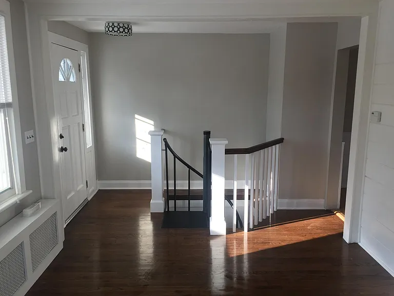 Entrance-staircase to basement
