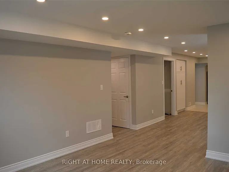 5332 Floral Hill Cres #BASEMENT — Photo 8