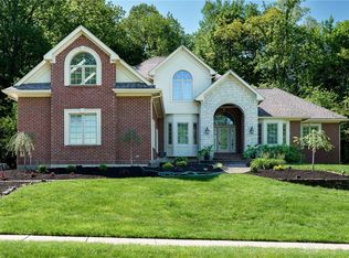 1538 Country Wood Dr, Dayton, OH 45440