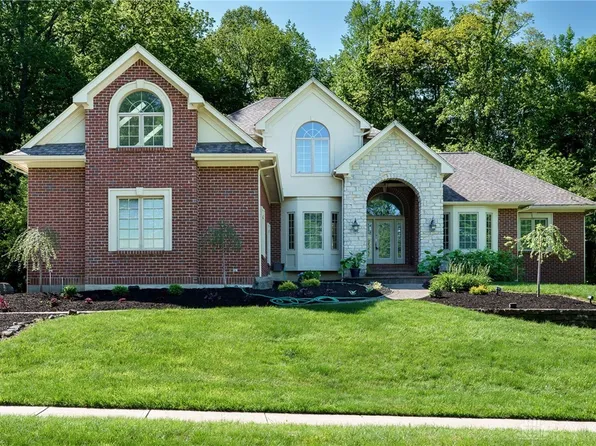 1538 Country Wood Dr, Dayton, OH 45440