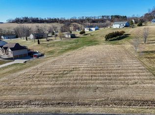 12677 Brentwood Ct, Peosta, IA 52068
