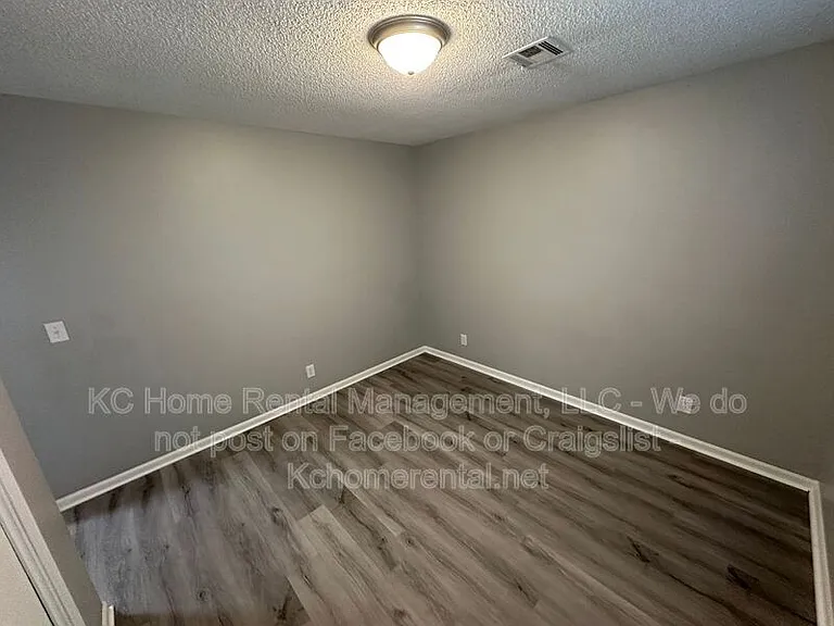 4711 Switzer Rd — Photo 19