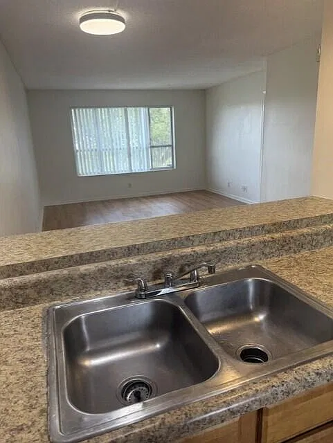 2 bed, 2.0 bath, 768 sqft, $1,800 — Photo 4