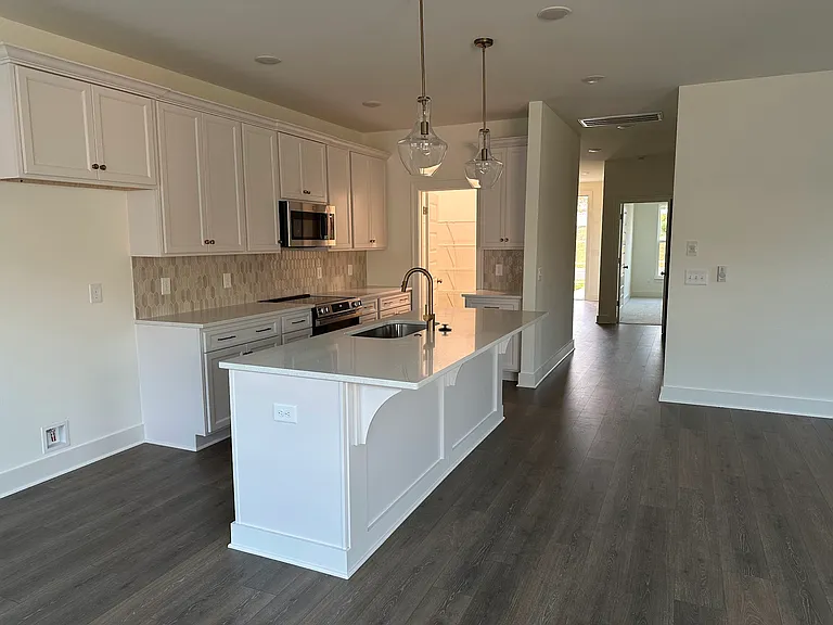 5049 Greentree Dr — Photo 8