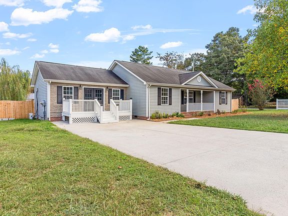3rd image of 15202 Panther Ln