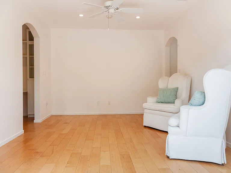 949 Eolus Ave #B — Photo 22