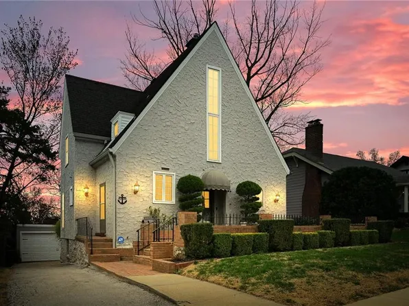 4909 Bell St, Kansas City, MO 64112