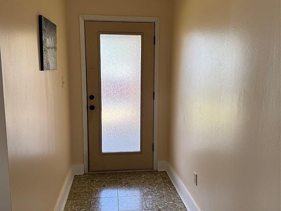2nd image of 102 Skyloop Dr